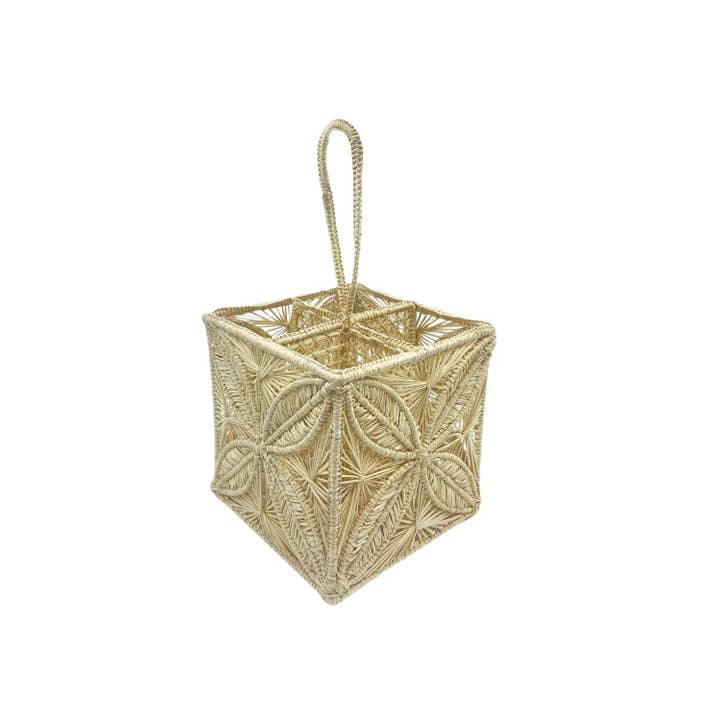 Leaves Handwoven Iraca Palm Cutlery Caddy for wholesale by Macondo Forever