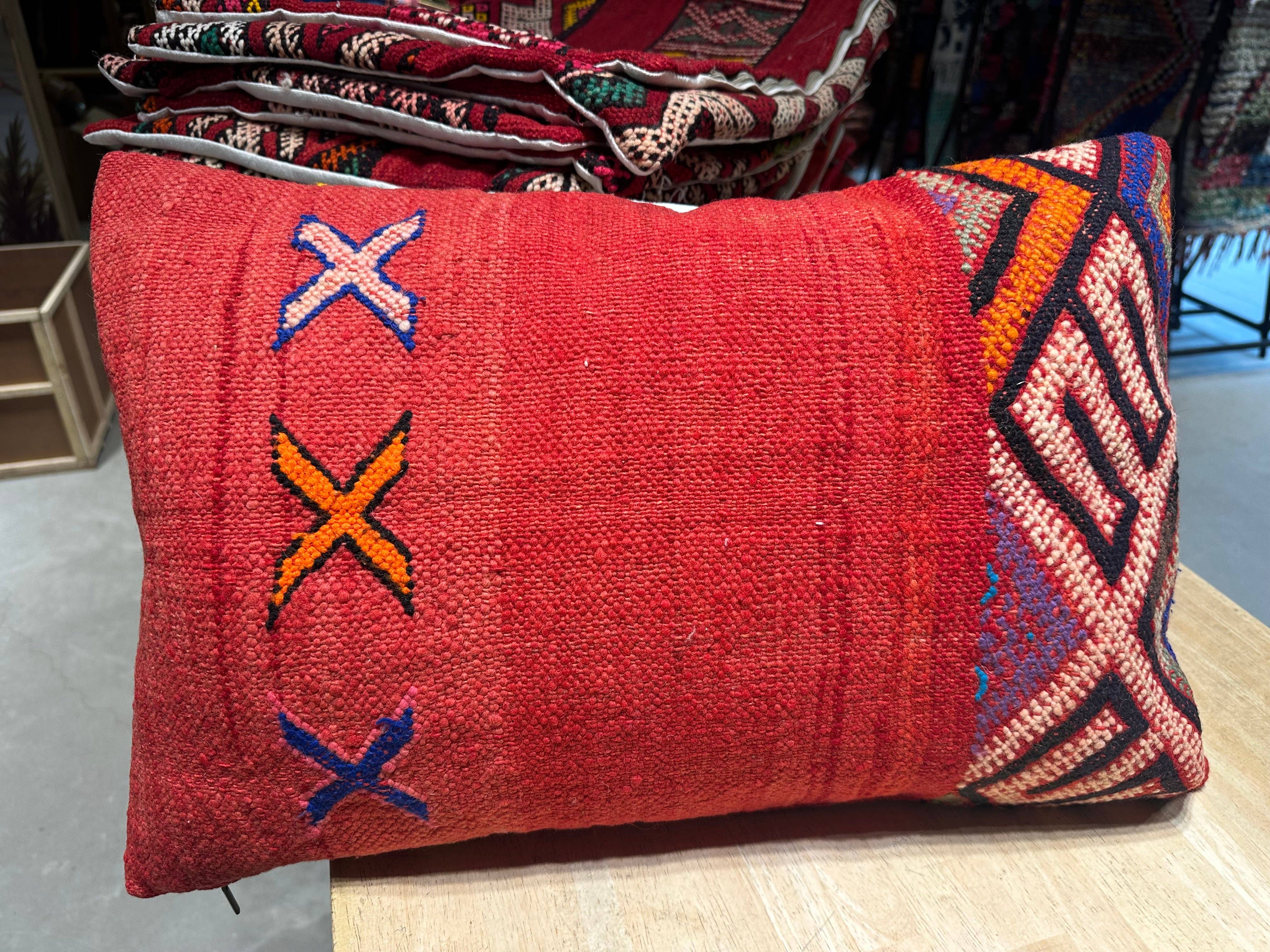 SOUK in the CITY - Wholesale Throw/Decorative Pillow - VINTAGE Upcycled Berber Cushions18