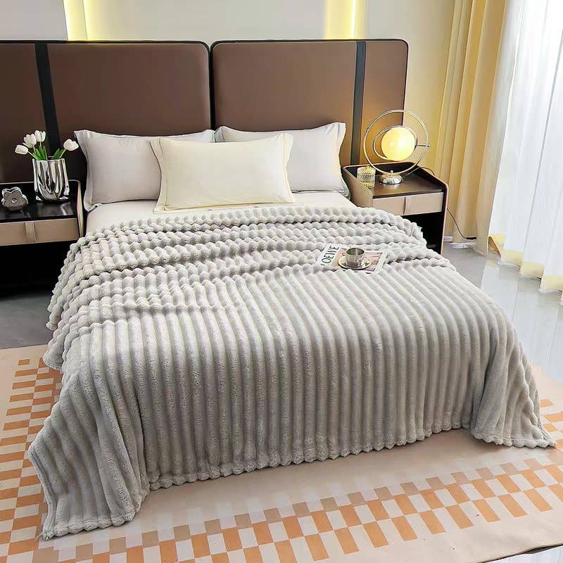 FLUFFERY - Vendita all'ingrosso Plaid - Plaid in pile a righe con trama a canali da 4 cm - ultra morbido3