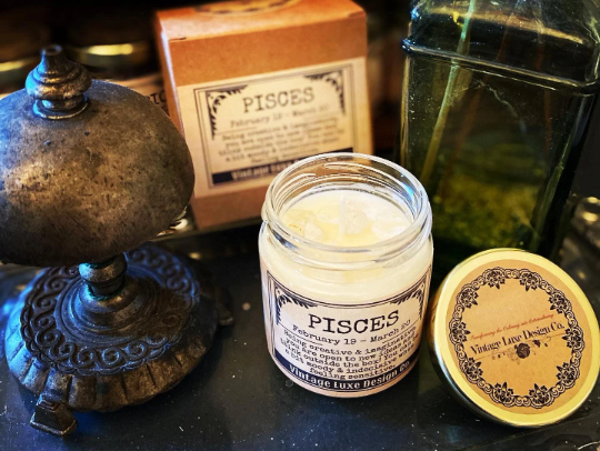 Vintage Luxe Design Co. - Vendita all'ingrosso Candela in vasetto - Candela Zodiac Horoscope in cera di soia con cristalli infusi6