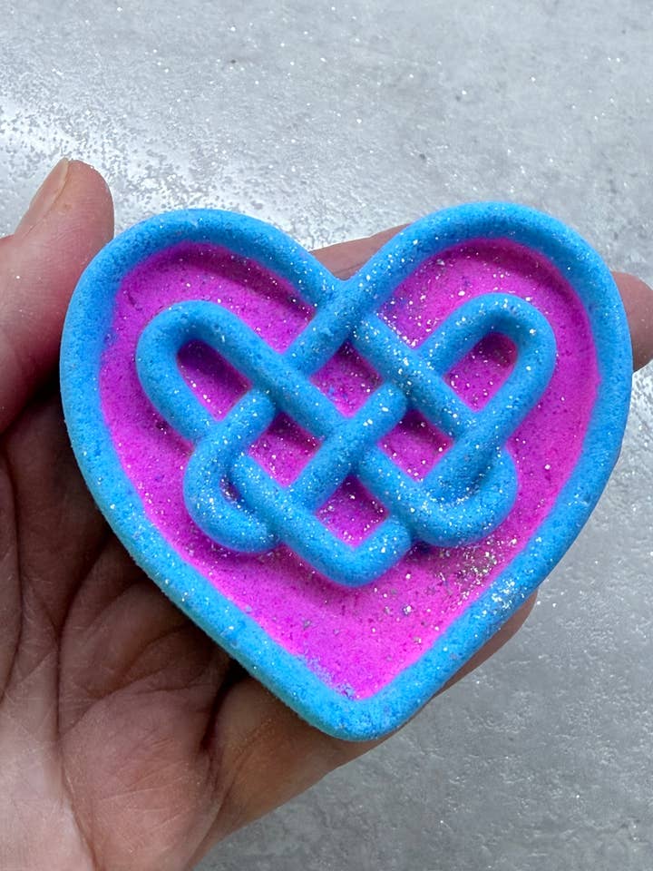 Eternal Love Celtic Heart Bath Bomb for wholesale by Unique creations soap company
