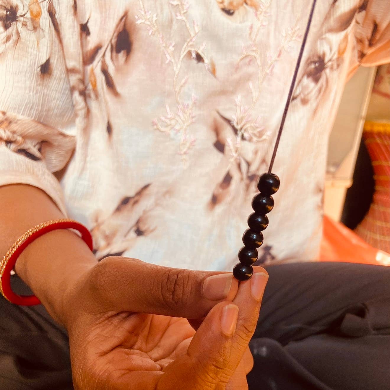 Luna-Leena  - handmade in Nepal - Wholesale Phonecase Strap - phone cord black wood beads - L140cm - from Nepal6