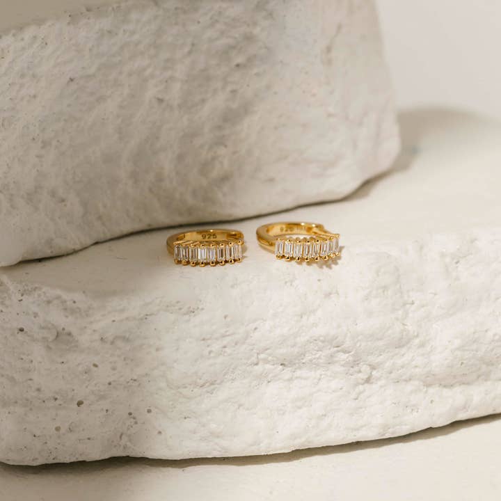 La Baguette Huggie pour la vente par The Perfect Hoop