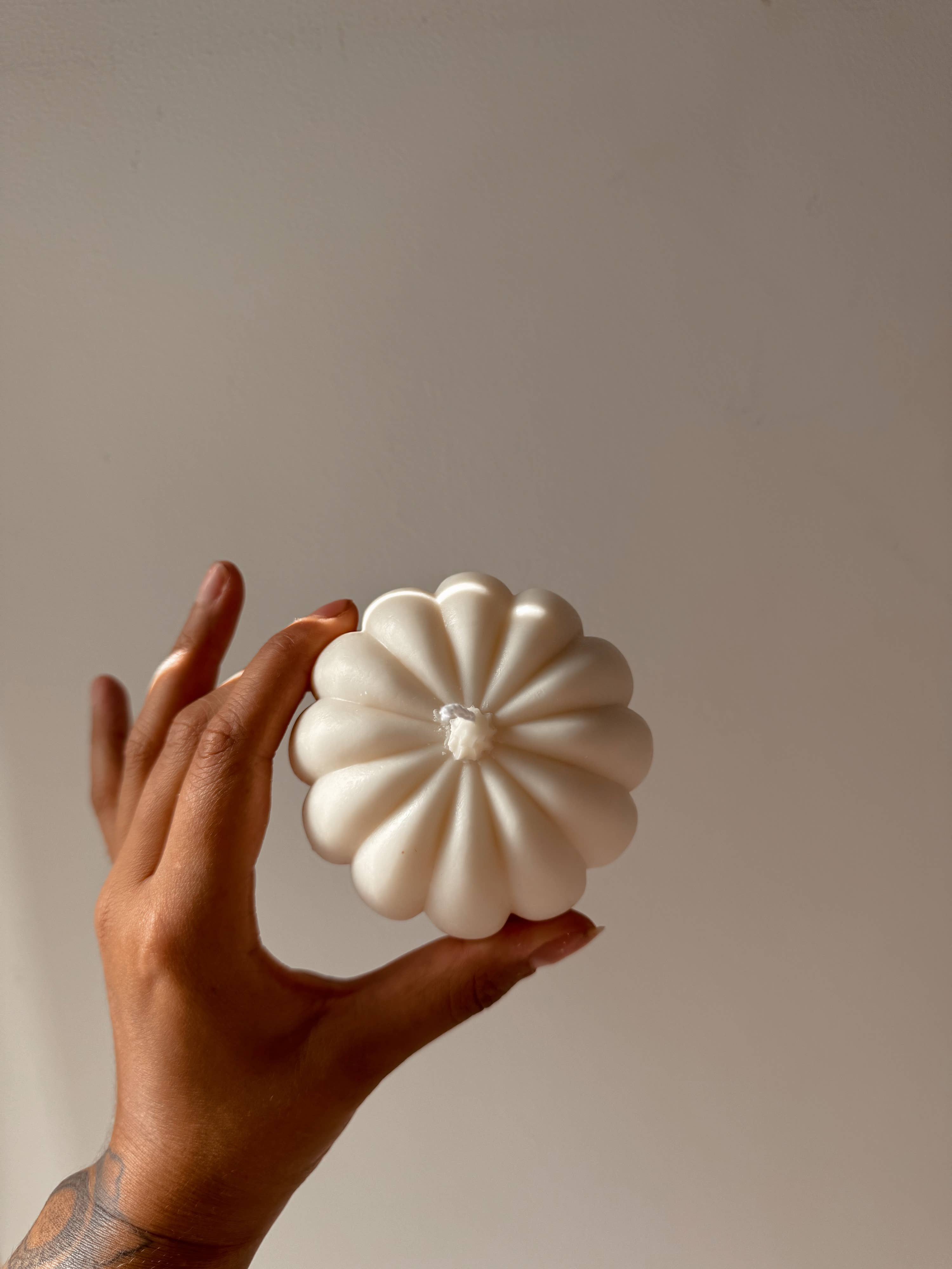 My Milky Candle - Wholesale Novelty Candle - Pumpkin candle 2 format handmade rapeseed wax cream1