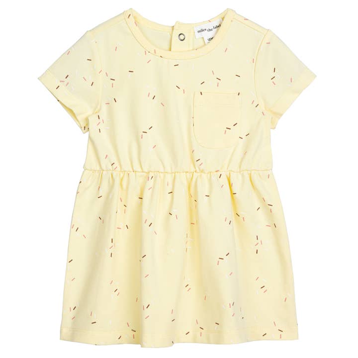 Robe pour bébé en jersey vanille à imprimé saupoudré pour la vente par Miles the Label