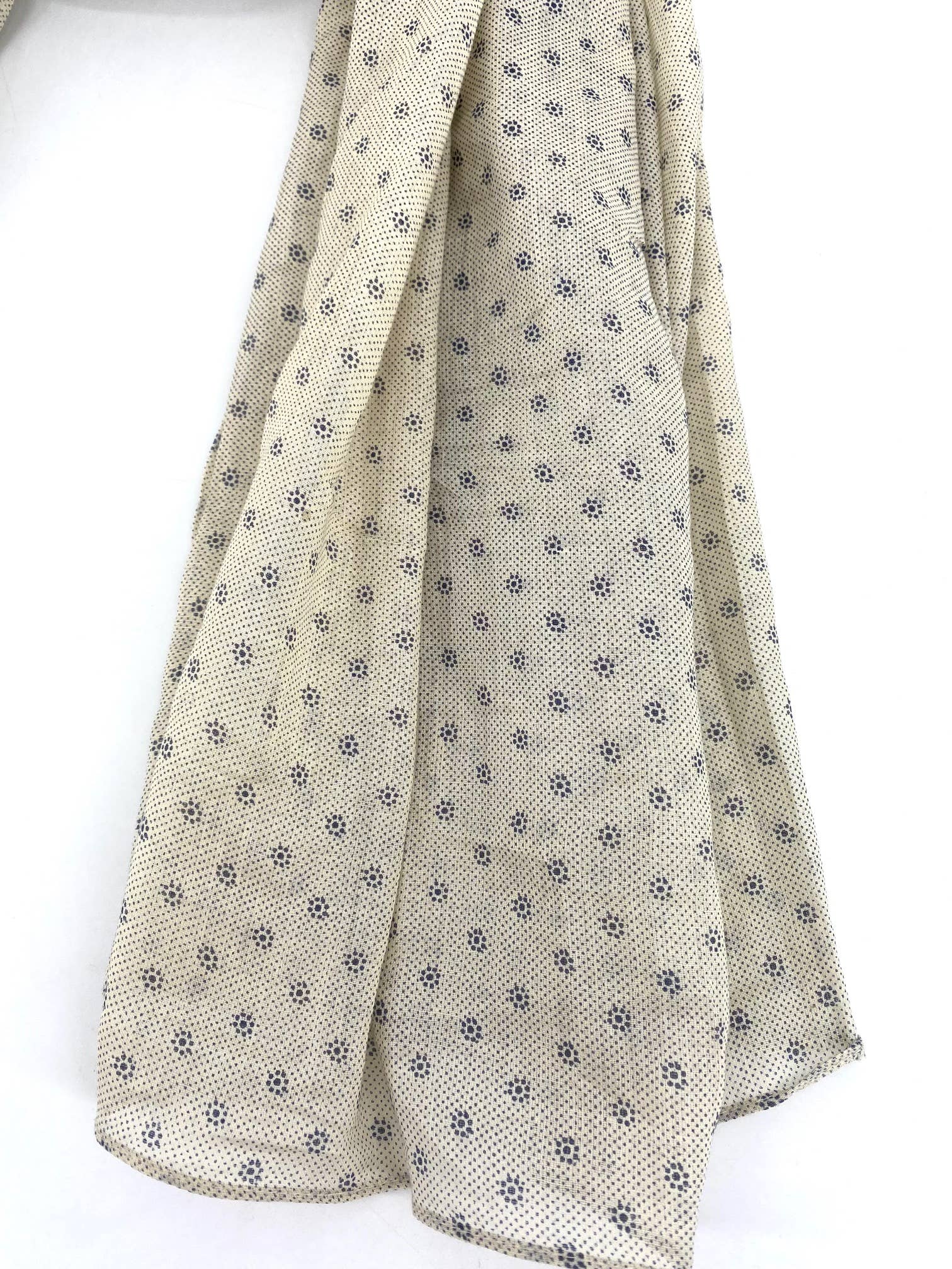 Maison Unik Accessoires – wholesale Scarf clip – Women's – Cotton scarf for men or women2