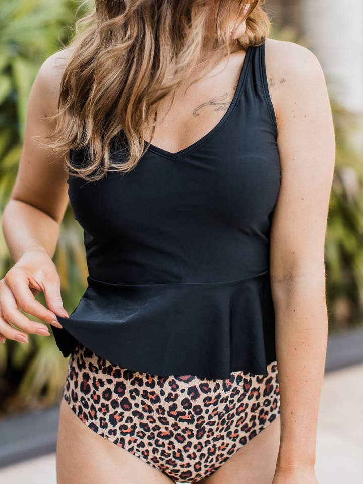 Mack and Mal – Top de biquíni - Mulher por atacado – Camisinha Ocean Breeze Peplum Tankini - Preto1