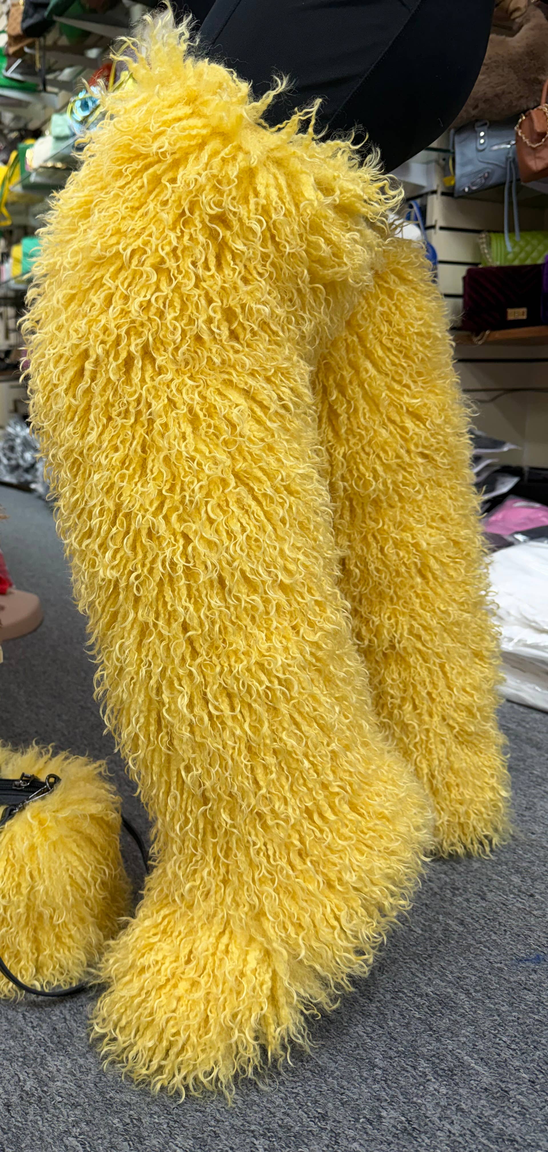 C&Y Accessories  INC - Wholesale Boots - Women's - Fur 024