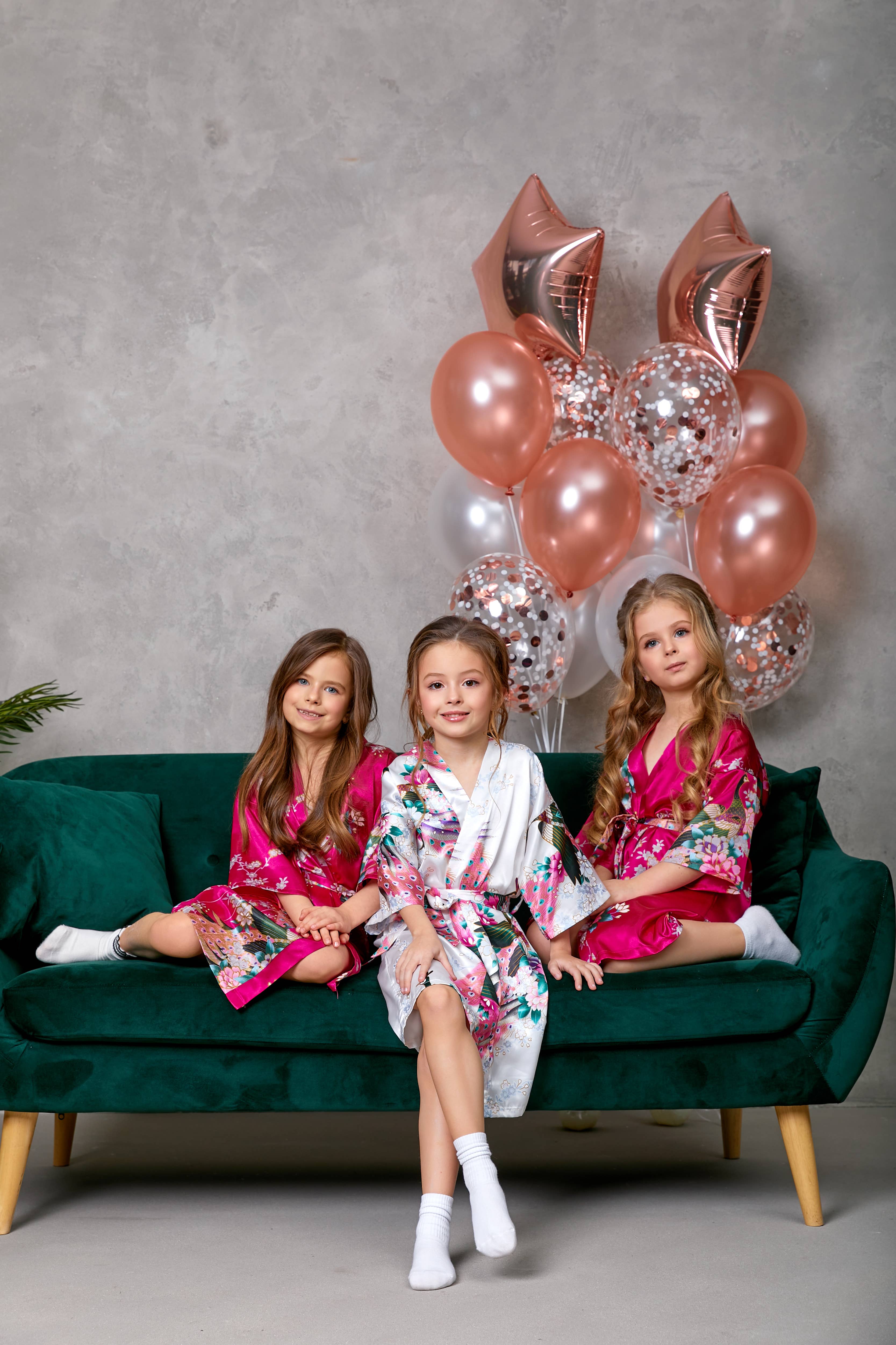 Sisters G Kids – Roupão de banho - Crianças por atacado – Kimonos infantis de cetim com estampa floral e pavão27