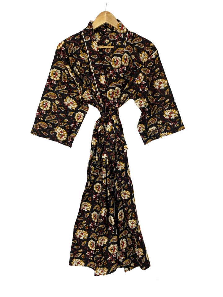 Bata Boho House Kimono Verano Algodón Puro Noche Negro Floral para venta al por mayor de The Eastern Loom