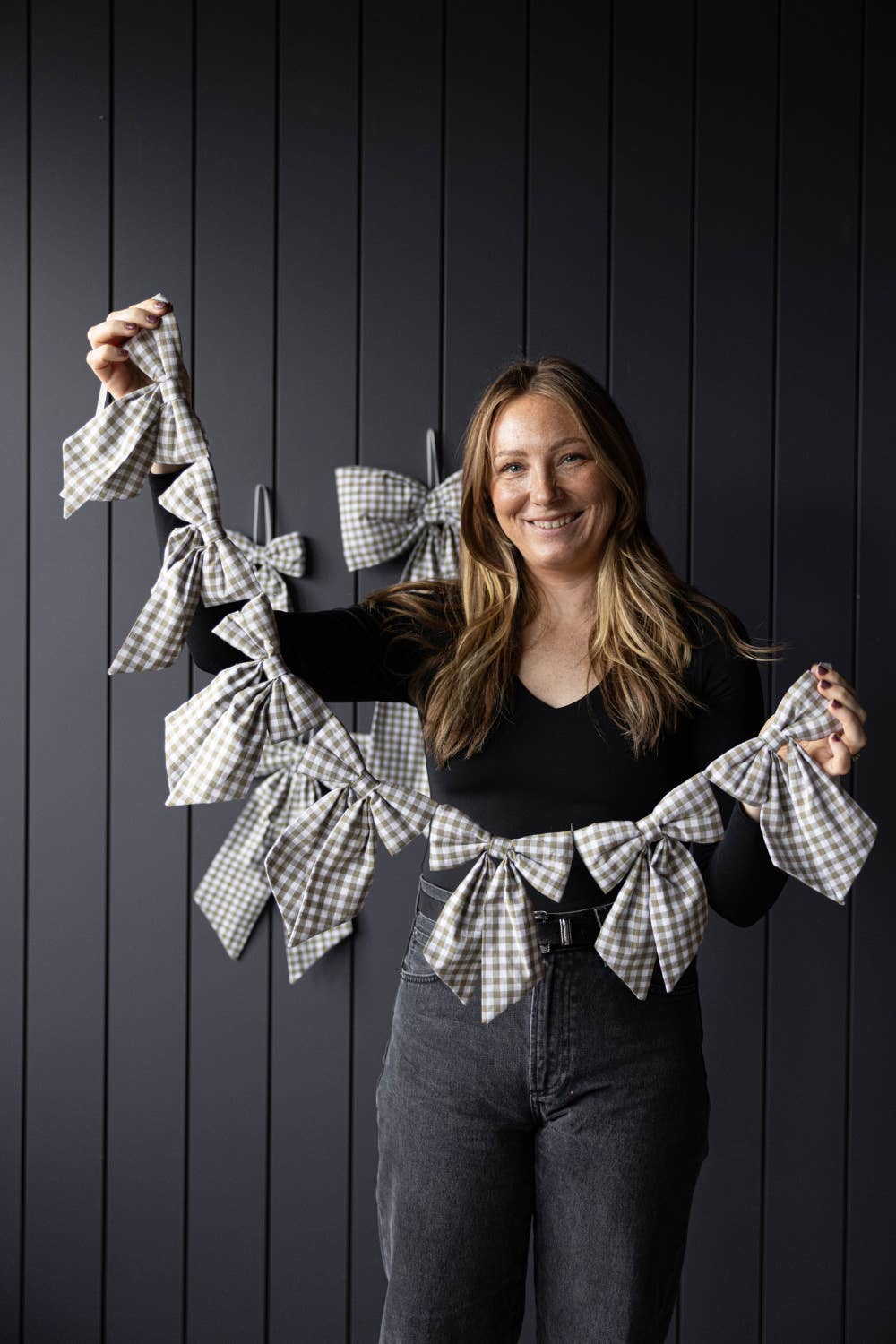 Luxe B Co - Wholesale Christmas Decoration - Bow Garland Gingham Green Fabric