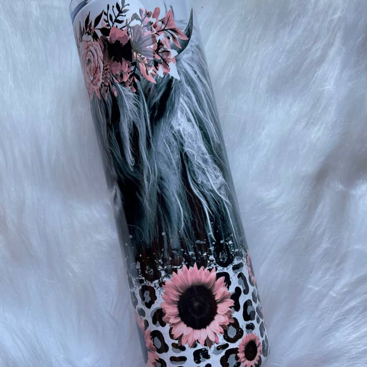 Blackrockcreations - Wholesale Geïsoleerd drinkgerei - Highland cow floral 20oz beker met deksel en rietje1