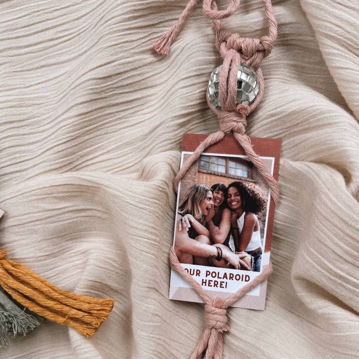 Offhand Fibers - Vendita all'ingrosso Ciondolo decorativo per auto - Donna - Ciondolo per Auto a Forma di Palla da Discoteca Polaroid | Mini Cornice per Foto