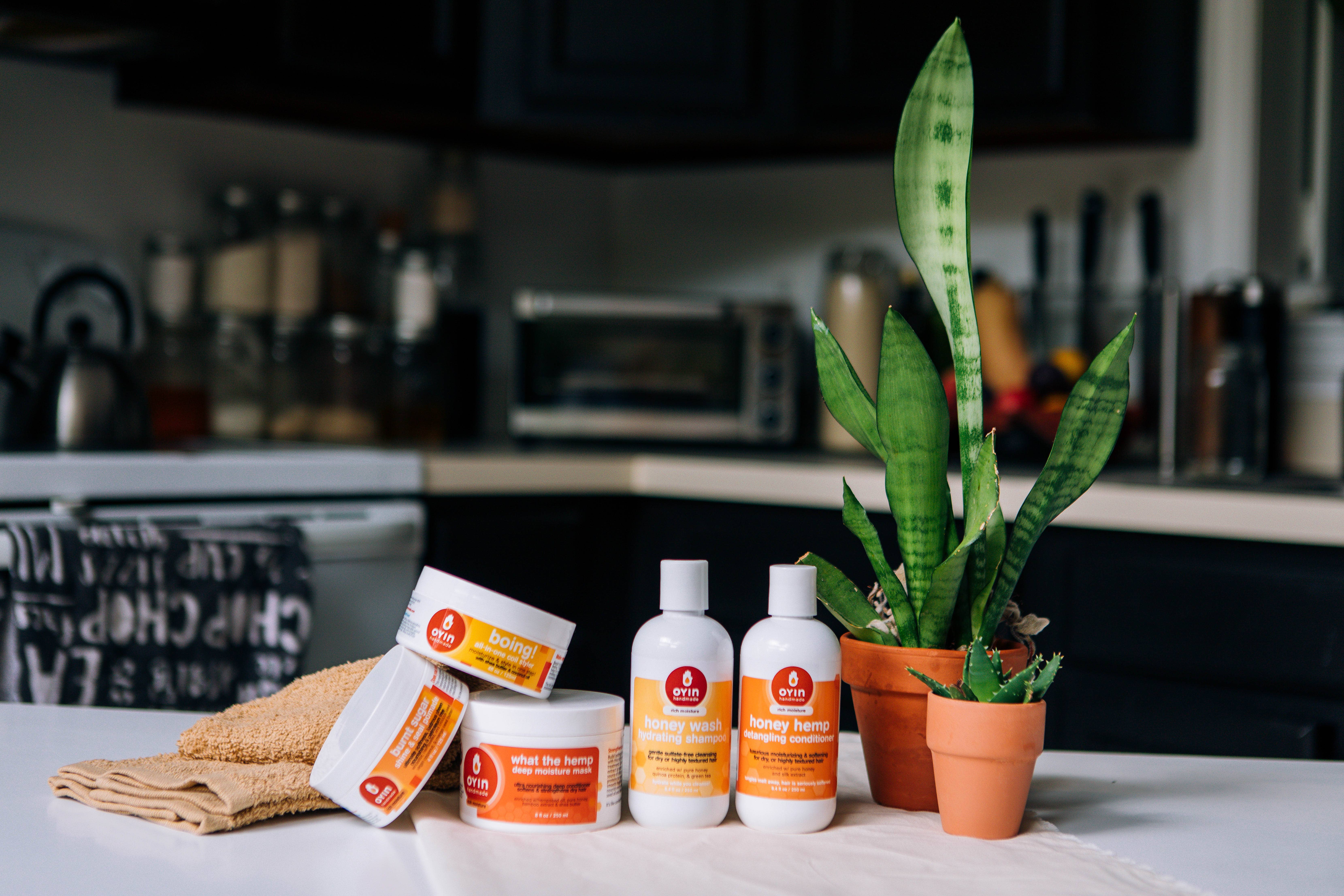 Oyin Handmade – wholesale Hårpomada - Herr – Fodral för bränt socker fuktighetsbevarande hårpomader (6)6