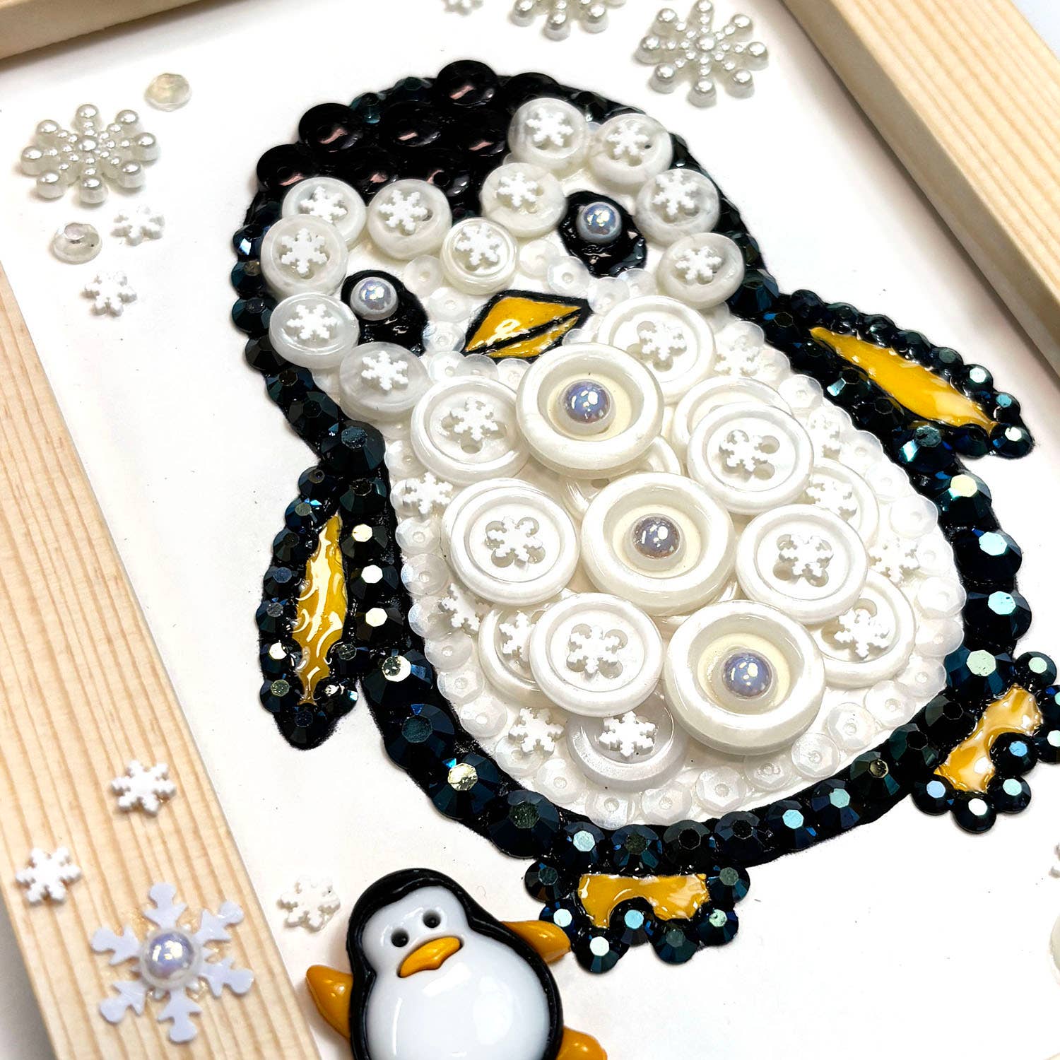 Buttons Galore & More – wholesale DIY craft kit – Penguin Frame DIY Craft Kit8