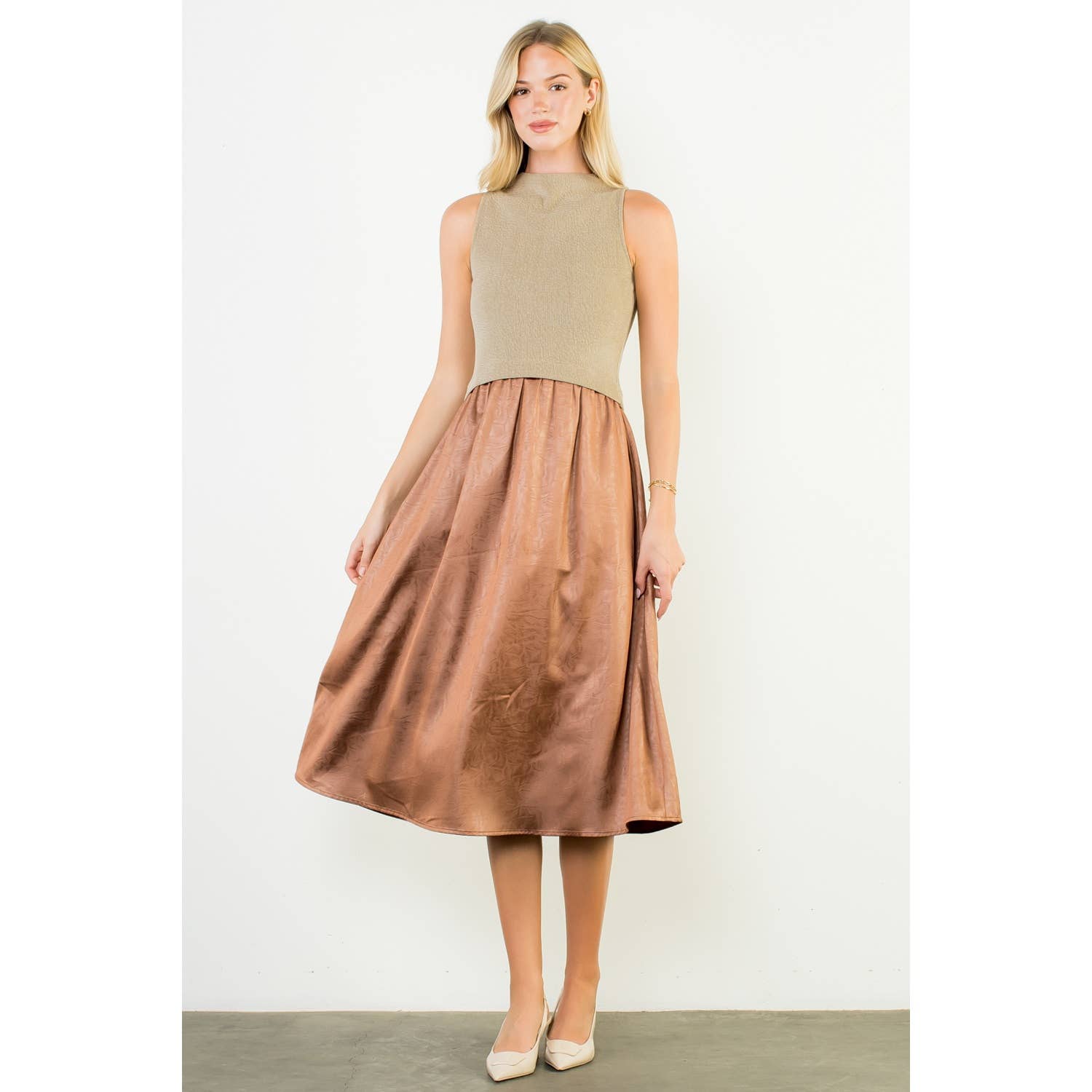 THML – Engroshandel Kjole - Dame – Ærmeløs Maxi Kjole i Blandede Materialer14