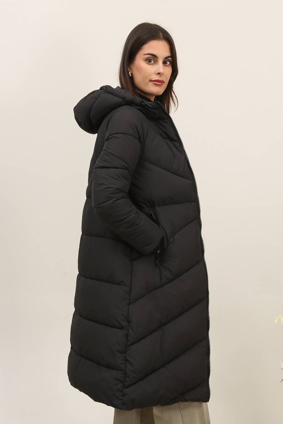 Attrait Paris - Wholesale Puffer Jacket - Women's - Mid-length down jacket with hood2