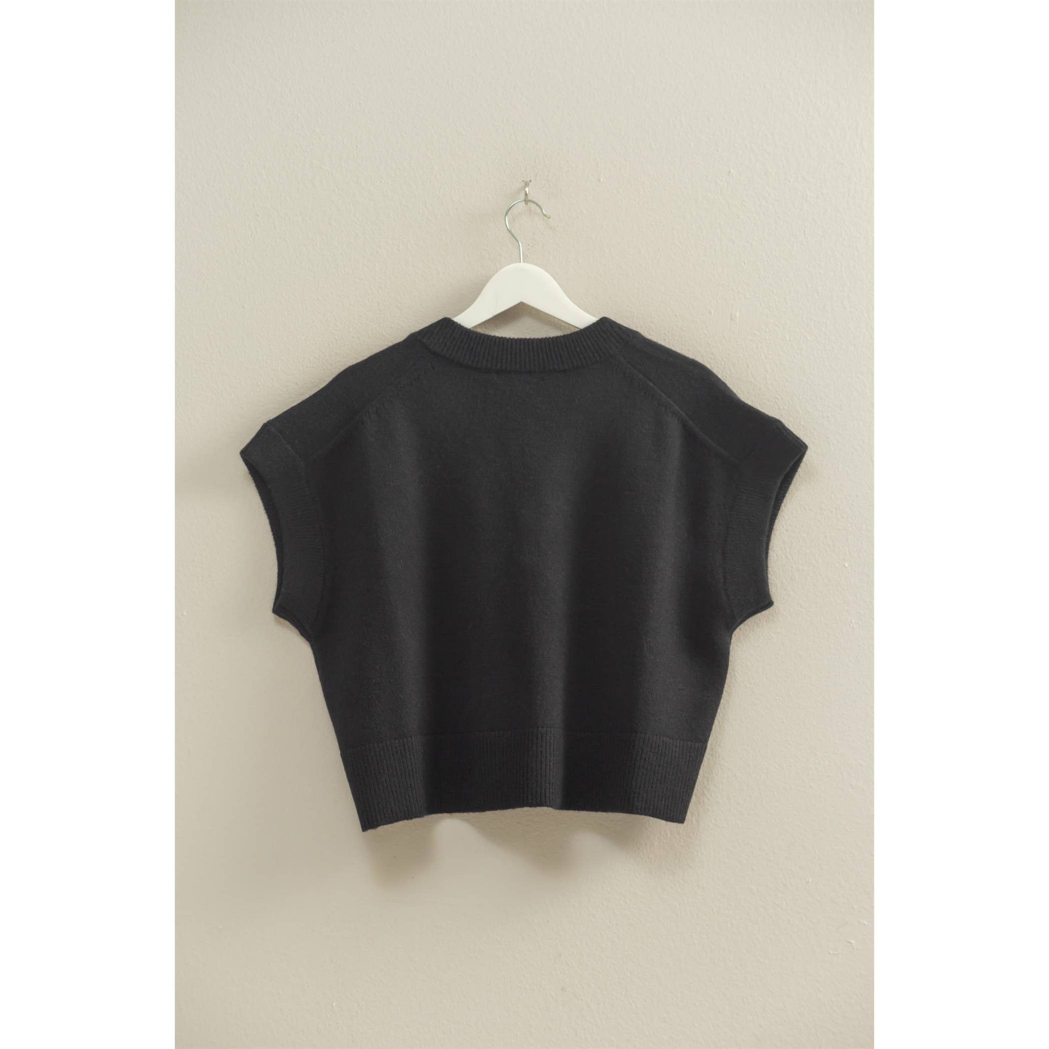 HYFVE – wholesale Sleeveless sweatshirts – Women′s – Oversized V-Neck Sweater Vest1