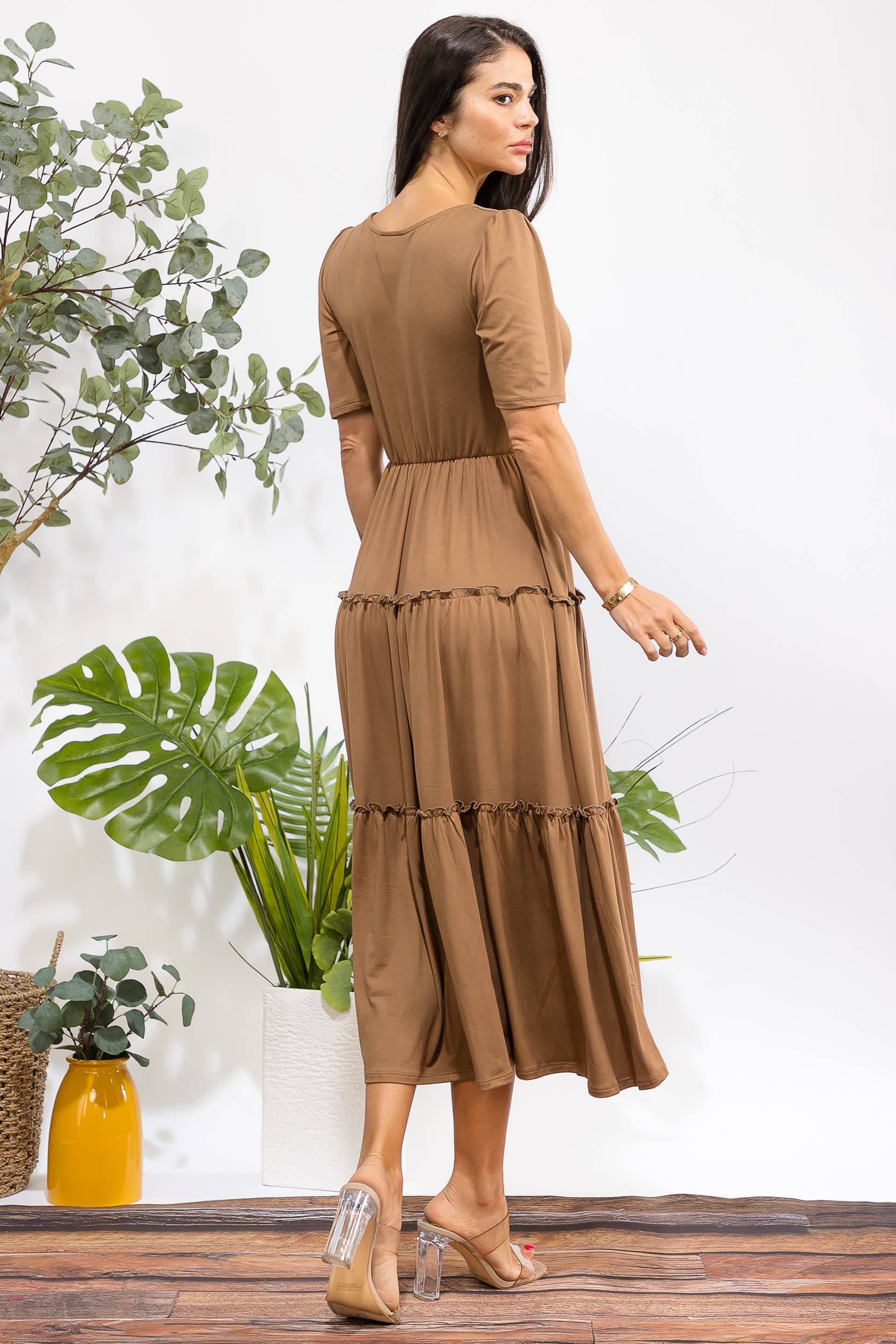 H&H Fashion Inc. – Großhandel Kleid – Damen – JR778X-S Plus Size Stufen-Midikleid mit quadratischem Ausschnitt16