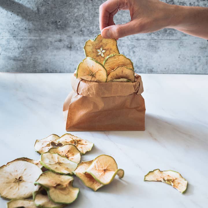 Dardimans California Crisps - Wholesale Dried/Dehydrated Fruit - Crispy Apple Slices | Snack Pack w/Tray - New!