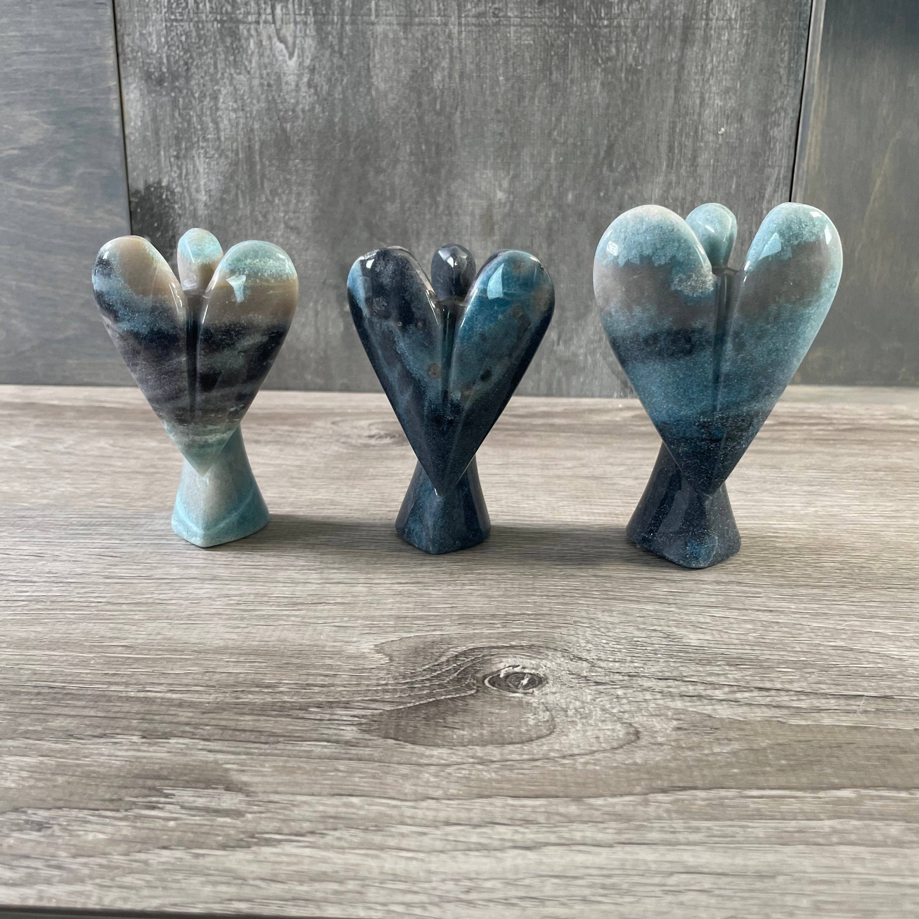 Keystone Crystals - Vente Pierre et cristal de spiritualité - Lot de 3 grandes figurines d'anges en pierres précieuses sculptées7