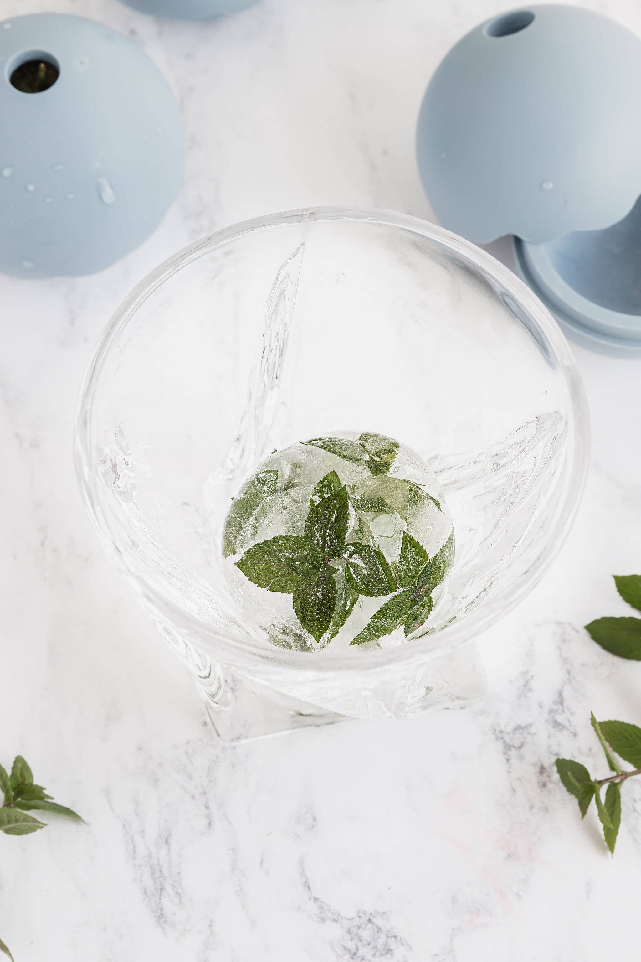 UBERSTAR – wholesale Ice tray/mould – Ice Sphere Molds - Set of 4 Blue2