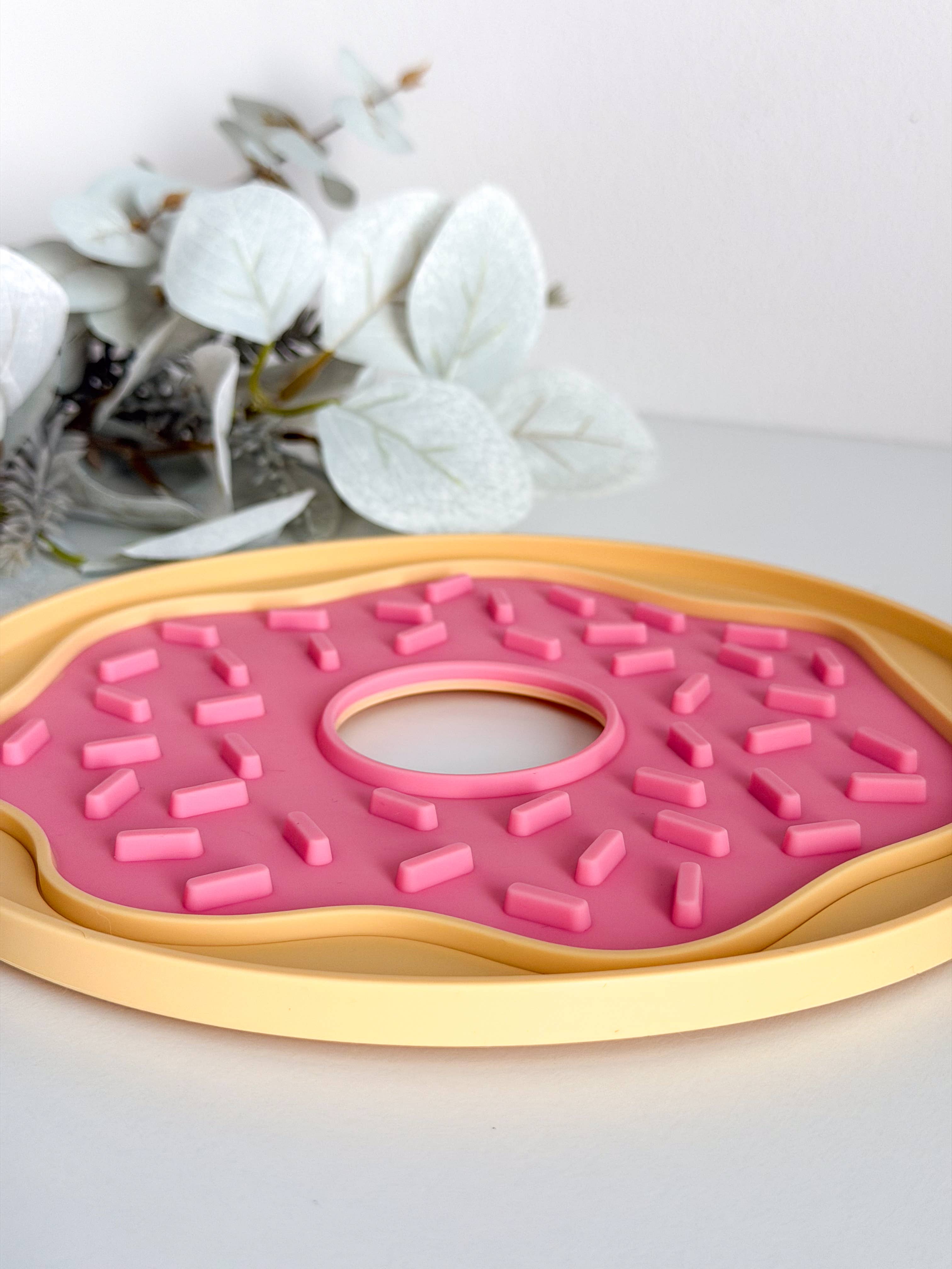Doggotique – wholesale Pet food mat – Dog – Donut licking mat for small dogs and cats, feeding mat1