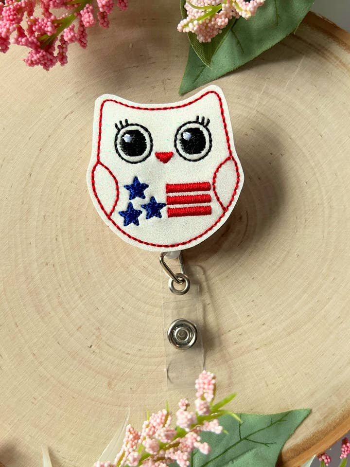 Bobine de badge d'identification médicale Patriotic Owl pour infirmière pédiatrique pour la vente par Meeko’s Must Haves