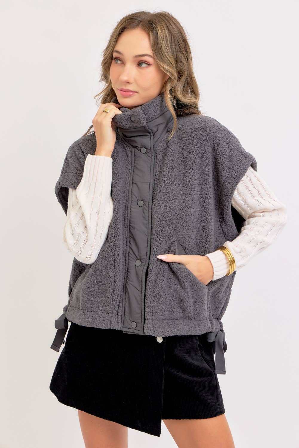 Sweet Lovely by Jen - Wholesale Outerwear Vest - Women's - OVERSIZED FLEECE VEST9