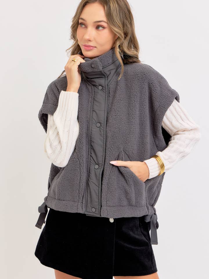 Sweet Lovely by Jen - Wholesale Outerwear Vest - Women's - OVERSIZED FLEECE VEST9