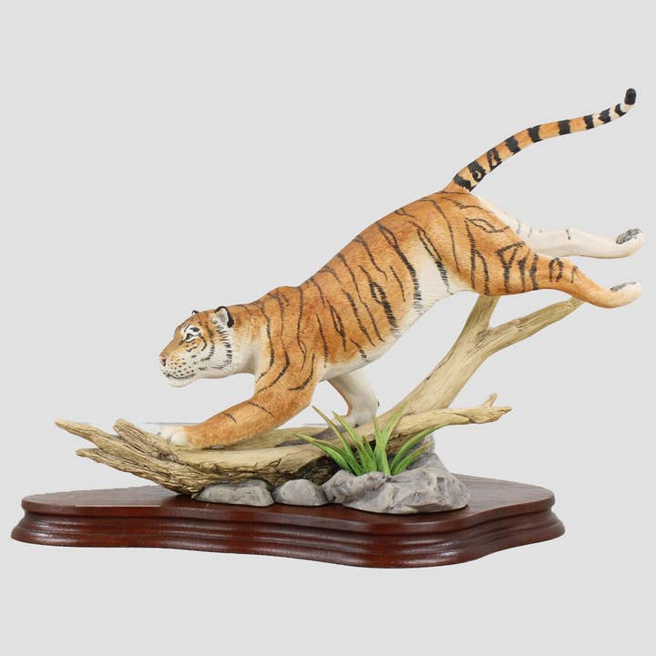 Bengal Tiger Border Fine Arts pour la vente par Grays 1922