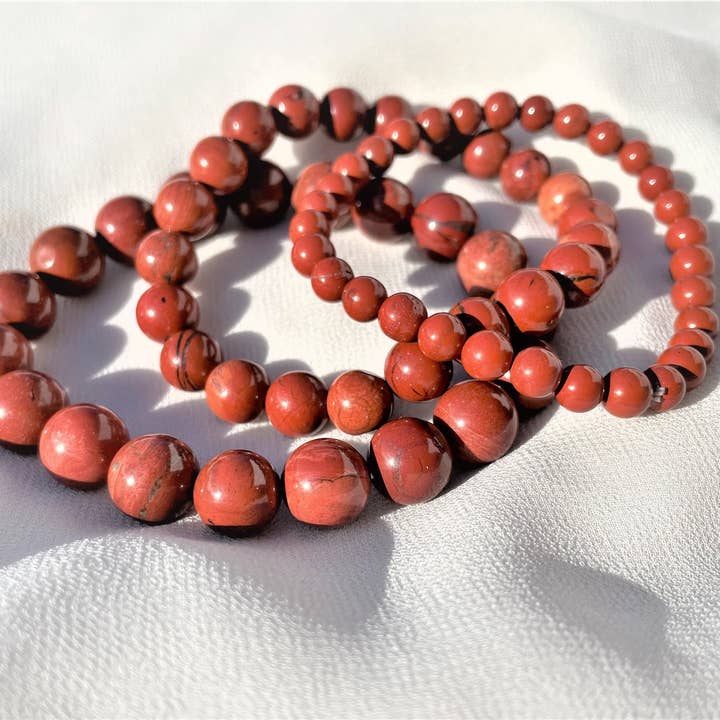 Armband i röd jaspis – stabilitet och emotionell styrka för wholesale av Mademoiselle Moana