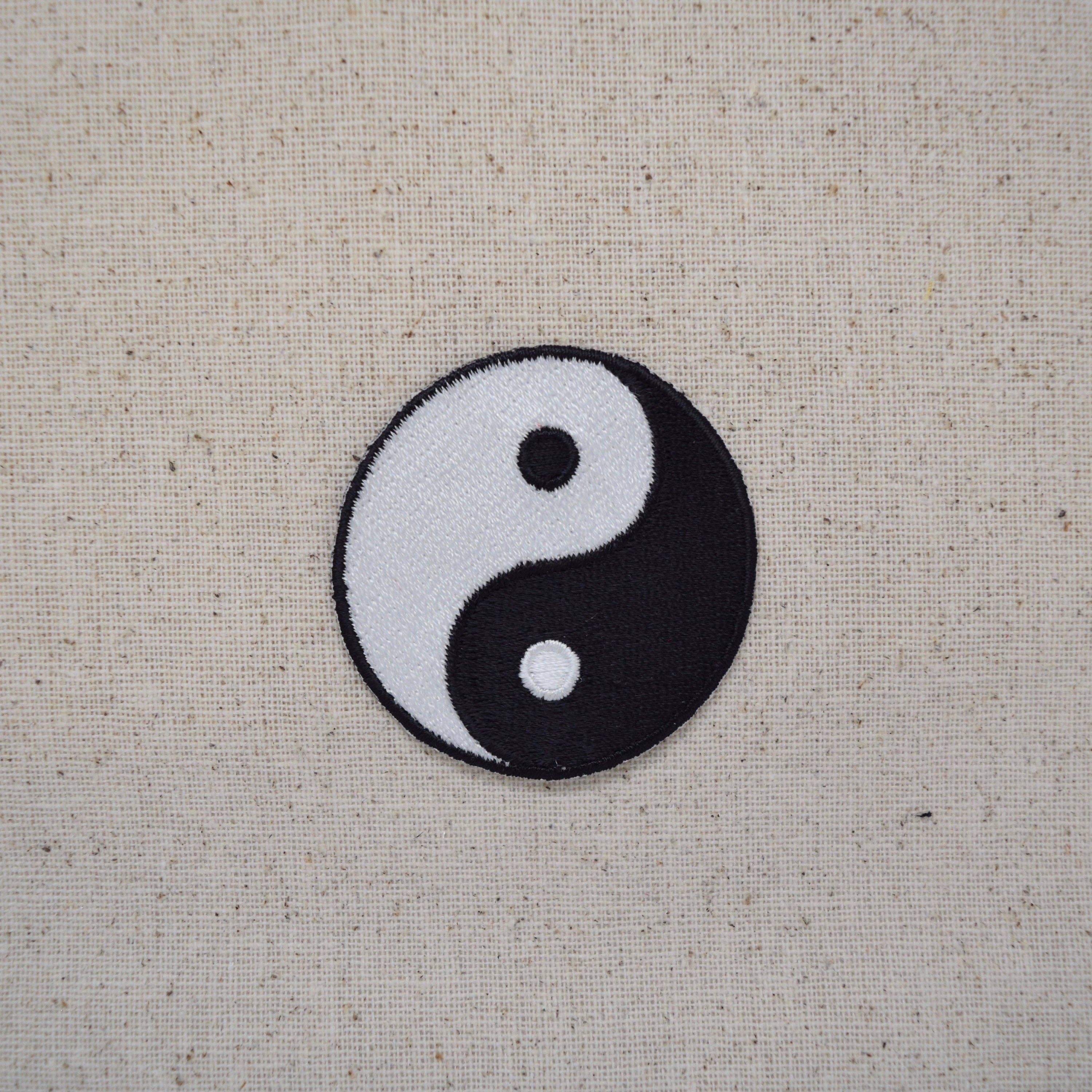 yingyang様 Amazon.com: Yin Yang Chinese Taoism Symbol Embroidered Badge