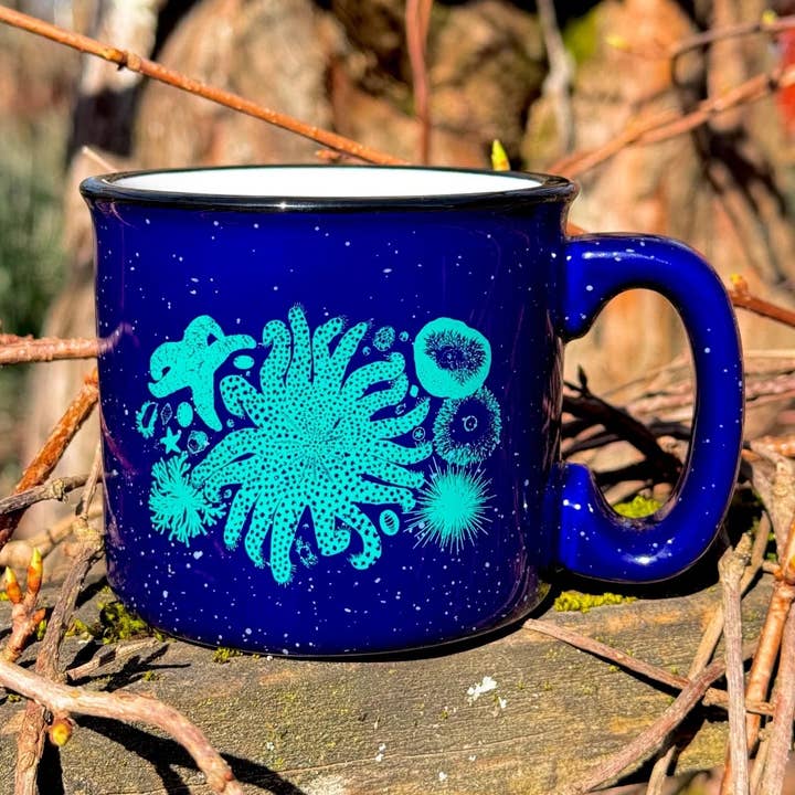 Tesouros das Poças de Maré Cobalto 15 oz Caneca de Cerâmica para Fogueira por atacado de Salty Raven Glassware