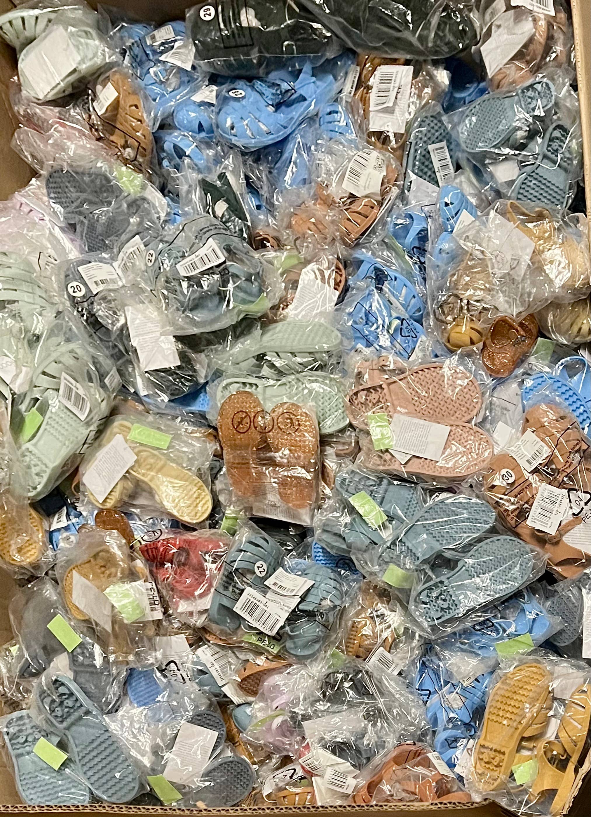 Salzmann Restwaren GmbH – wholesale Sandals – Kids – Liewood and other children's shoes sandals, water shoes, summer shoes5