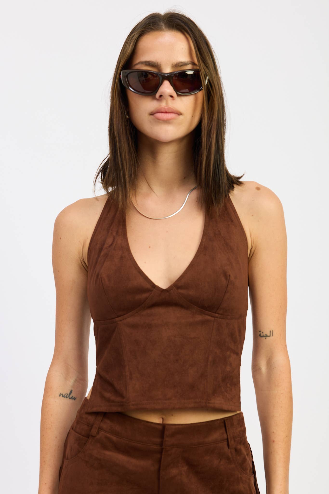 Emory Park – Großhandel Bluse – Damen – SUEDE-NECKHOLDER-TOP MIT RÜCKENREISSVERSCHLUSS0