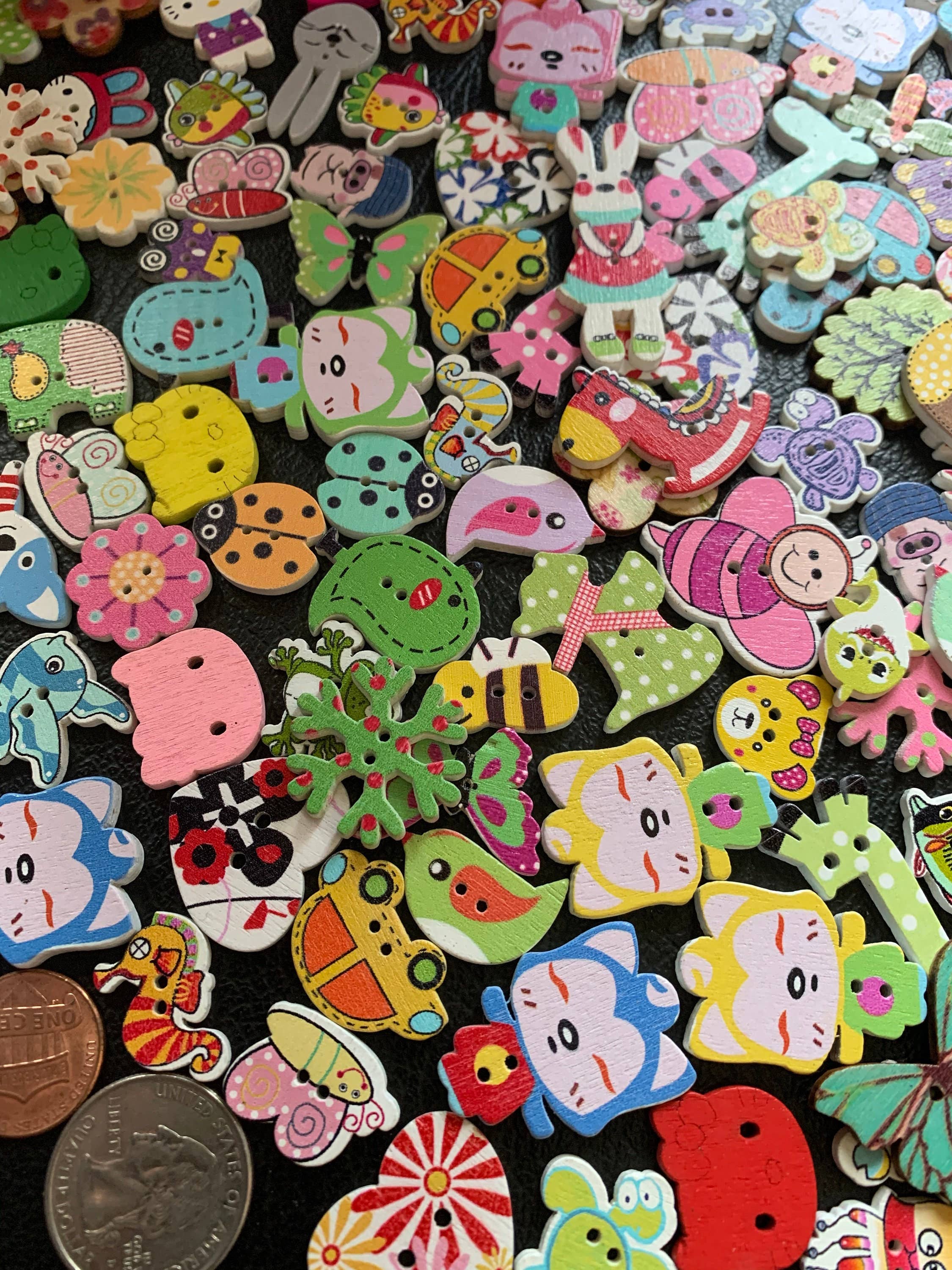 Magnifique Hearts - Wholesale Sewing Button/Snap - Wooden Buttons, 0.6-1.2 Inch, Character Cartoon Buttons, Ass2