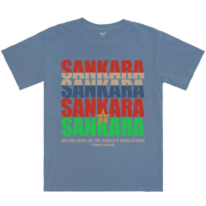 Sankara Tekst Printet Falmet Blå T-shirt for engroshandel hos Varsity54