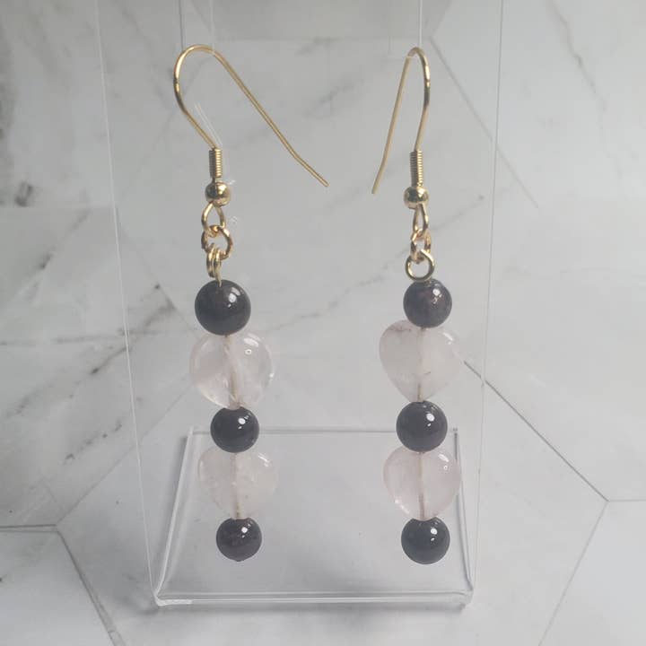 Boucles d'oreilles en pierres précieuses : Grenat et Quartz Rose pour la vente par Thorneapple Designs