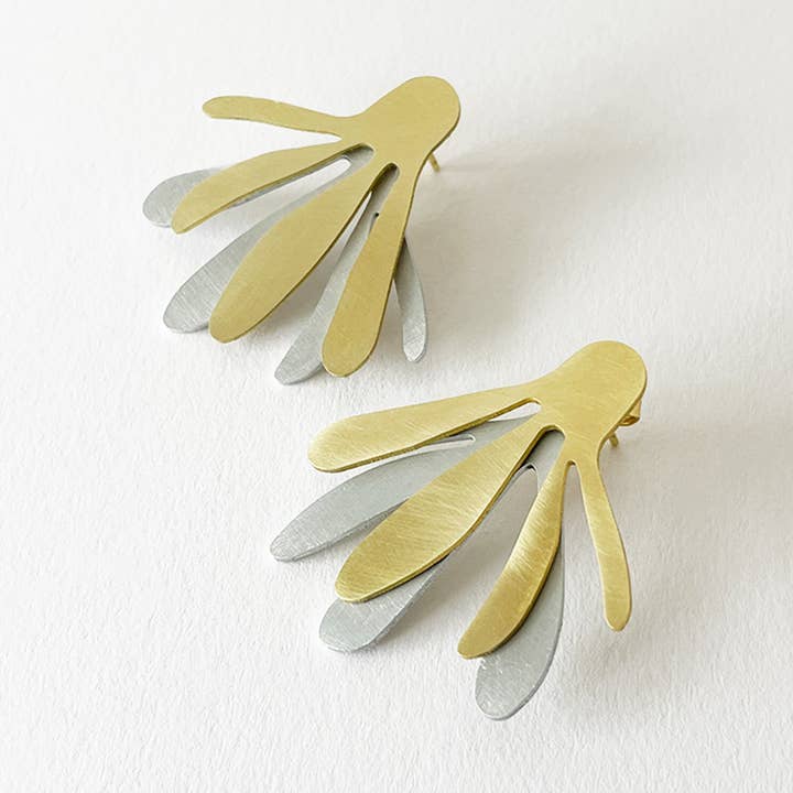 Boucles d'oreilles Arame Stack pour la vente par Tom Pigeon