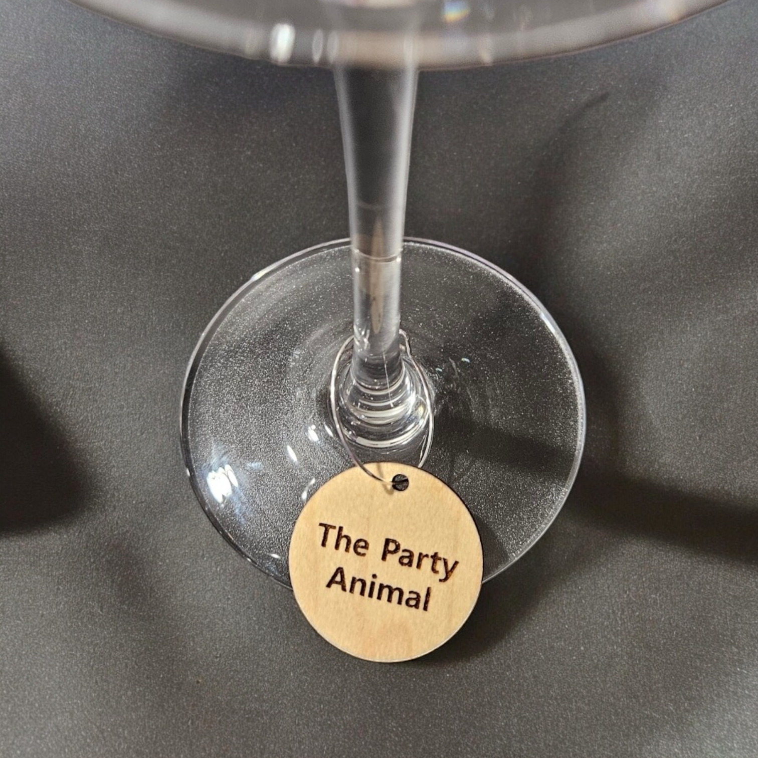 Lou Golden Designs – Großhandel Wein-Charm – Party-Tier-Wein-Anhänger4