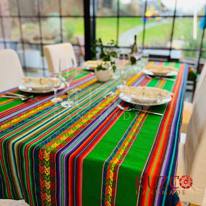 KuzcoHandmade - Wholesale Tafelkleed - Peruaanse Aguayo-geweven stof uit de Andes per tuin