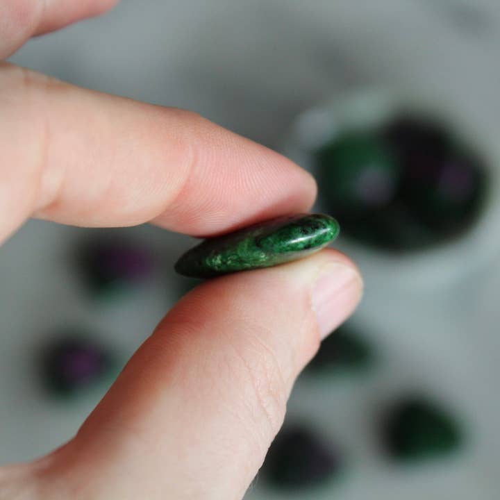Pebble House - Wholesale Spiritual Stone/Crystal - Ruby Zoisite 20mm Heart (Crystals & Stones)