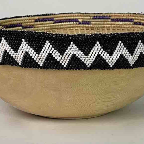 The Niger Bend - Vente Assiettes/plats/bols de décoration - Bol en bois clair noir & blanc bord perlé « Imbehe » Rwanda | 10"2