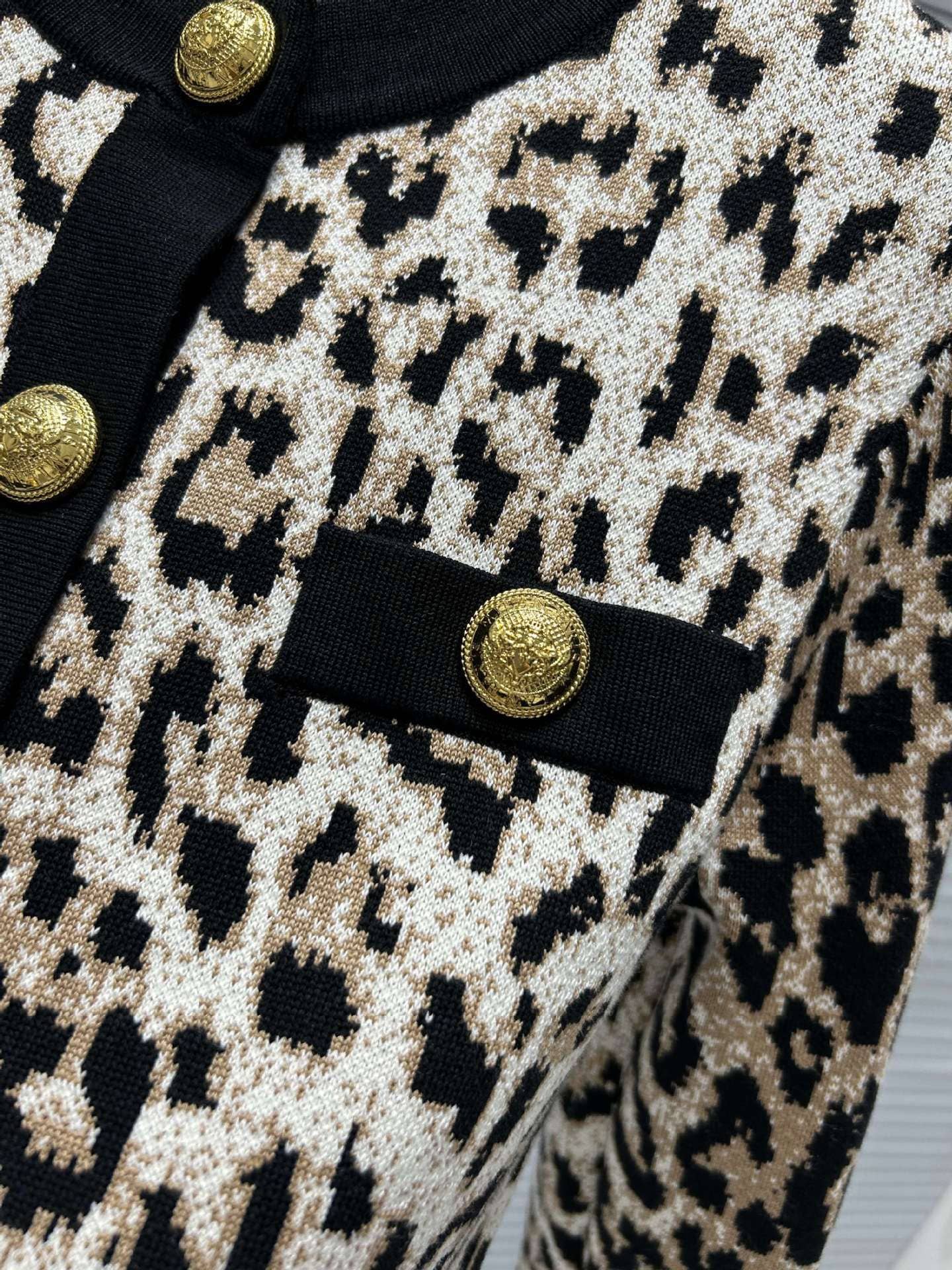 Colore come immagini Cardigan Slim in Maglia Jacquard Leopardato JK170Y con Scollo Tondo in vendita all'ingrosso su Faire3