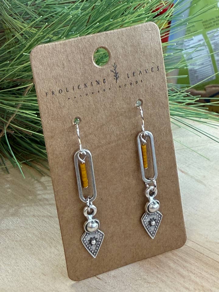 Brincos Pendentes Amarelos com Missangas Boho por atacado de Frolicking Leaves
