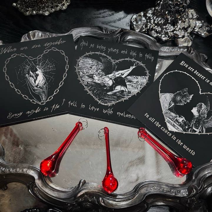 Sarai Nissan - Vendita all'ingrosso Biglietti per San Valentino - Biglietti alternativi per San Valentino: gotico, vittoriano, Halloween