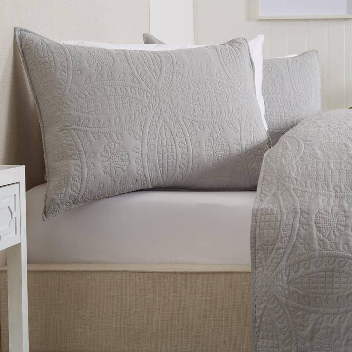 BH Collective - Wholesale Bedding Set - Oversized Quilt & Sham Set - Medallion Stitch - Clara20