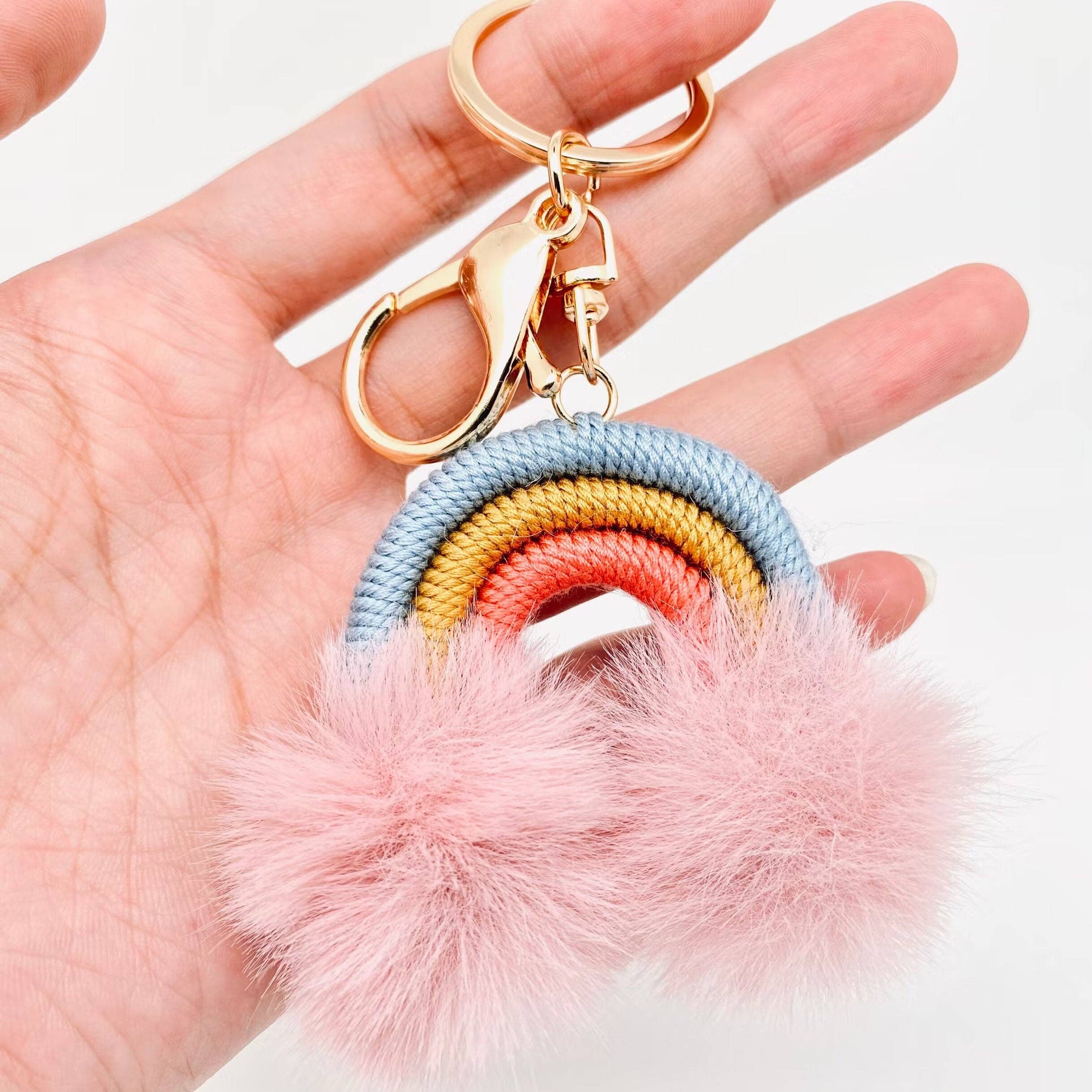 Mio Queena - Wholesale Sleutelhanger - Dames - Pluchen bol sleutelhanger met regenbooghanger, handgeweven tasornament3