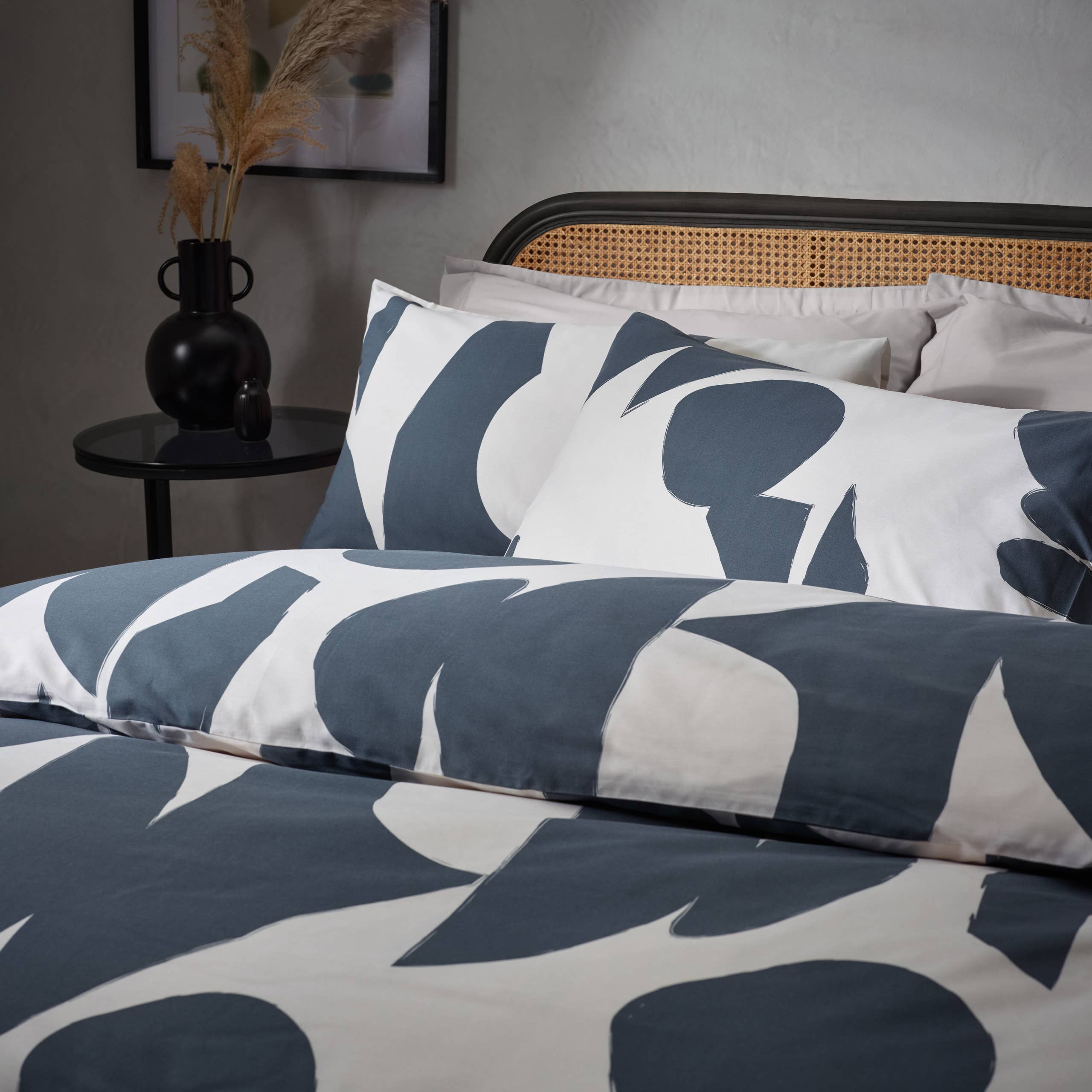 Meta Abstract Cotton Rich Duvet Cover Set Dusk for wholesale on Faire2